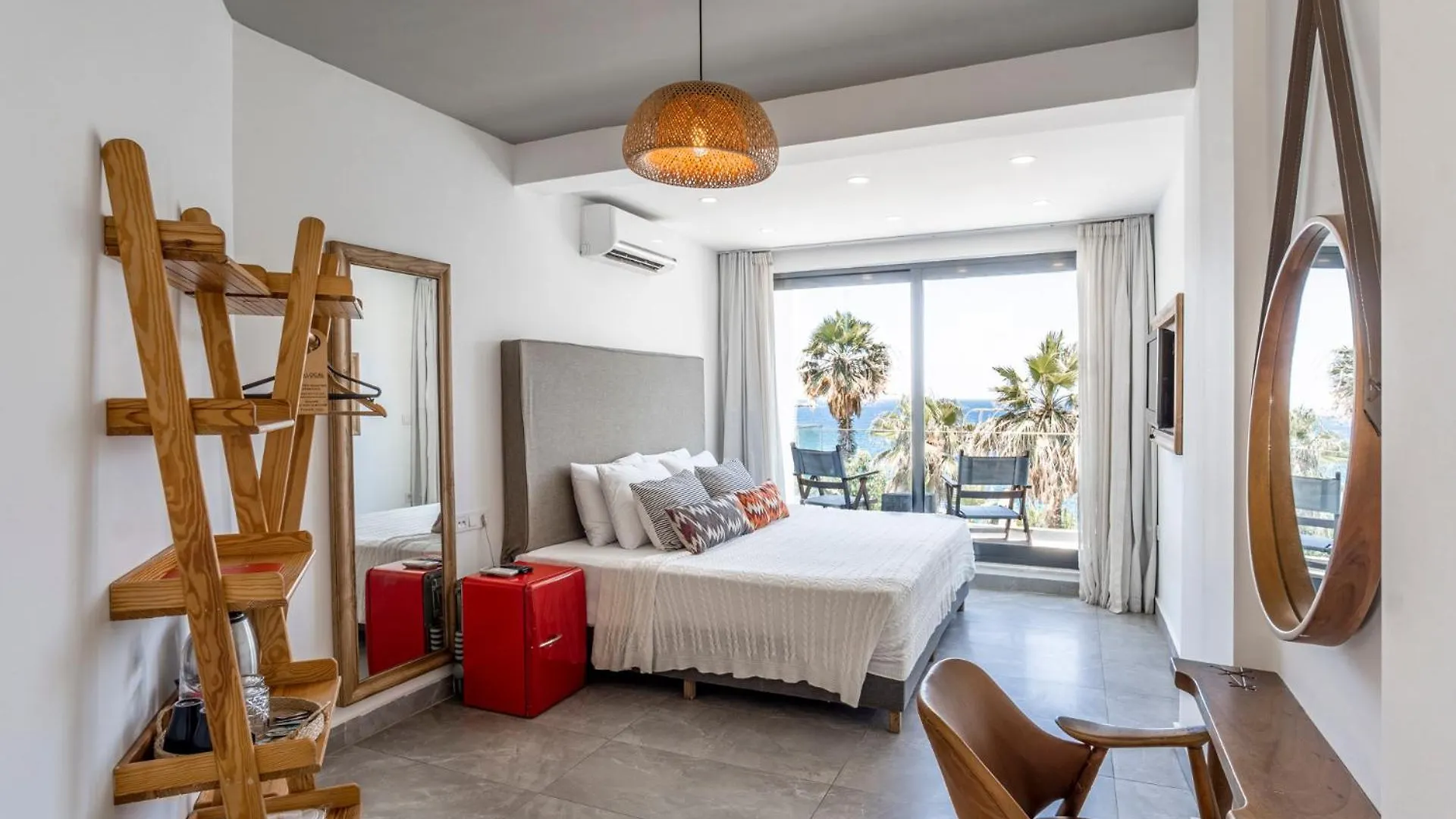 La Local Beach House Yalikavak Hotel