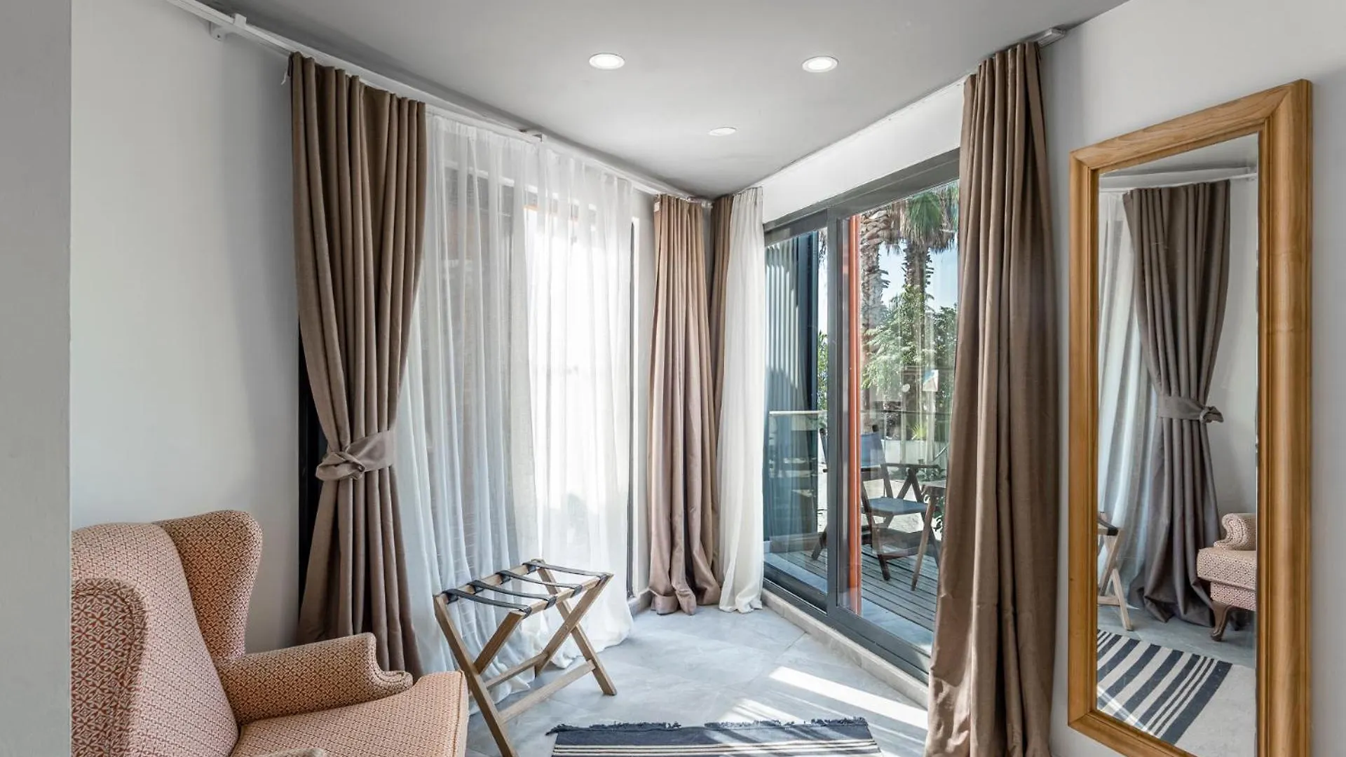 Отель La Local Beach House Yalikavak Турция