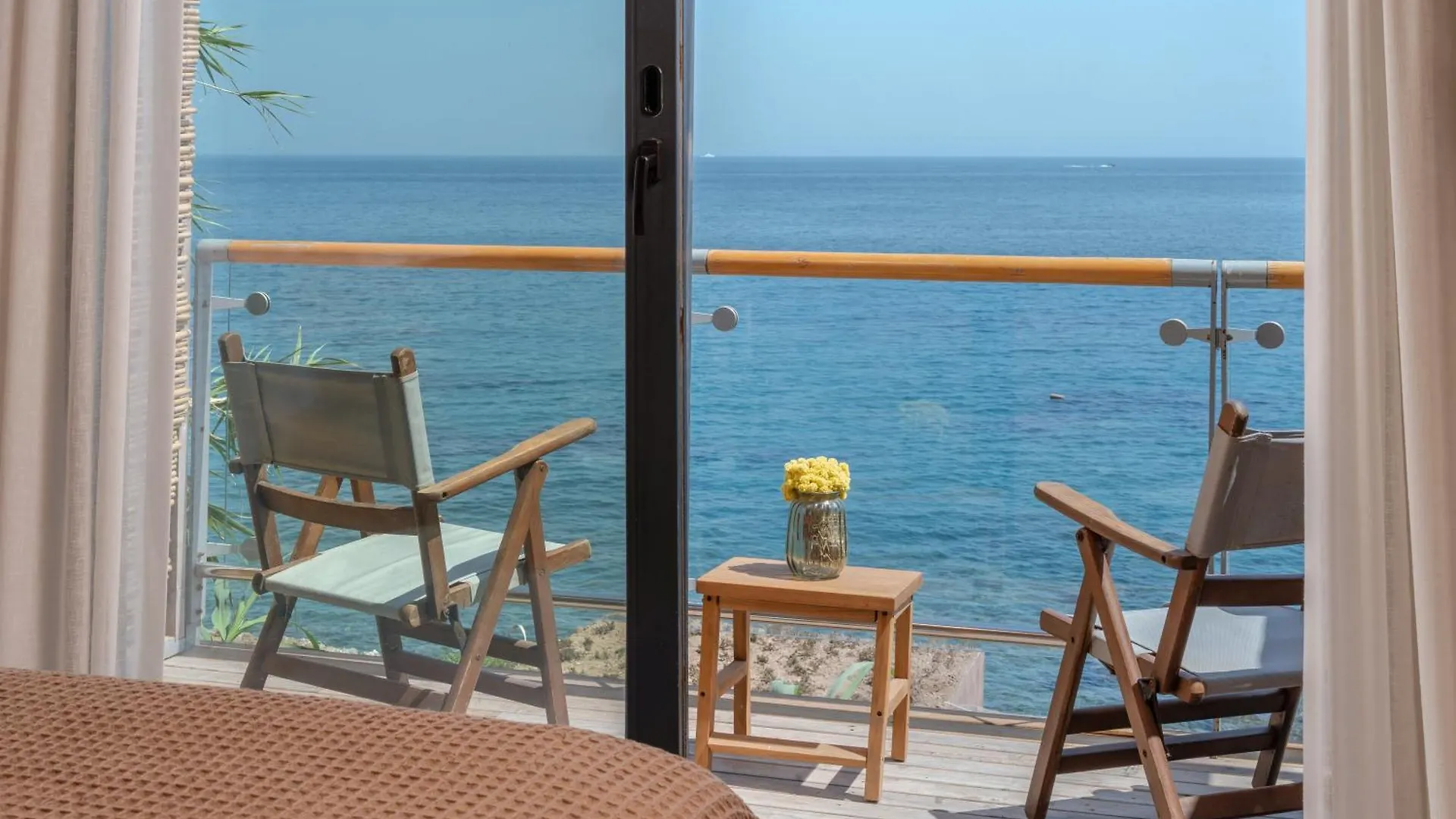 Отель La Local Beach House Yalikavak